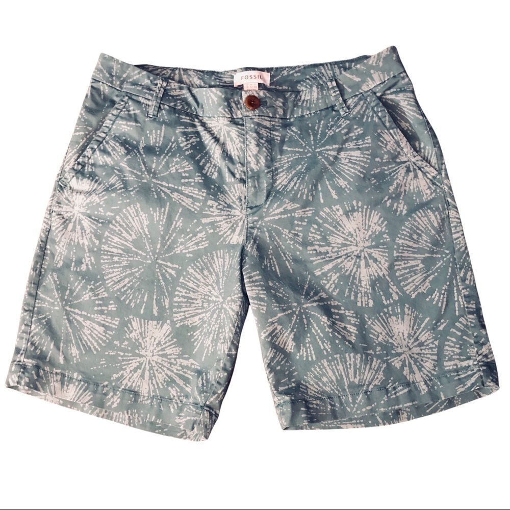 FOSSIL WOMENS SAGE GREEN SHORTS SIZE 8